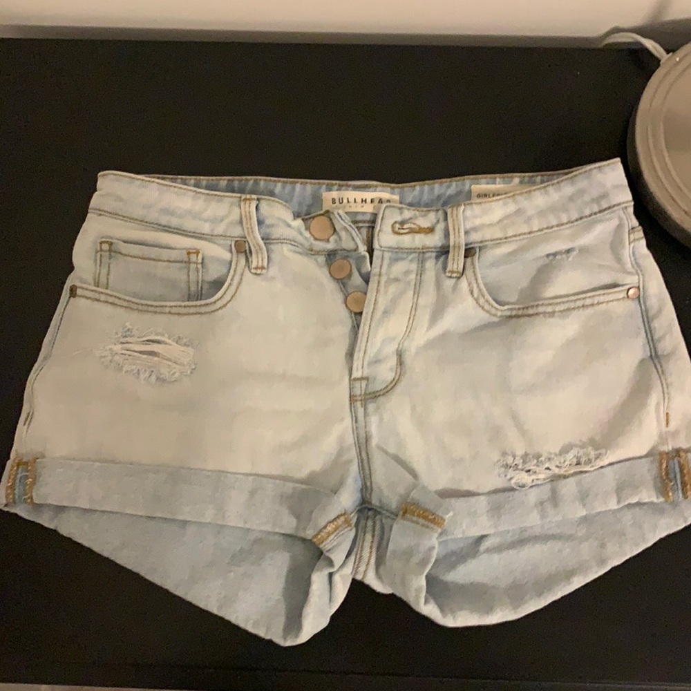 Bullhead Girlfriend Jean Shorts Size 26 😎